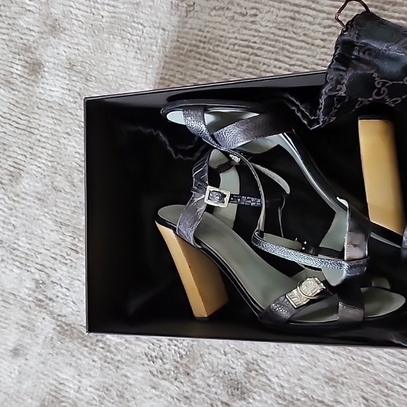 Gucci sandles - Picture 7 of 7